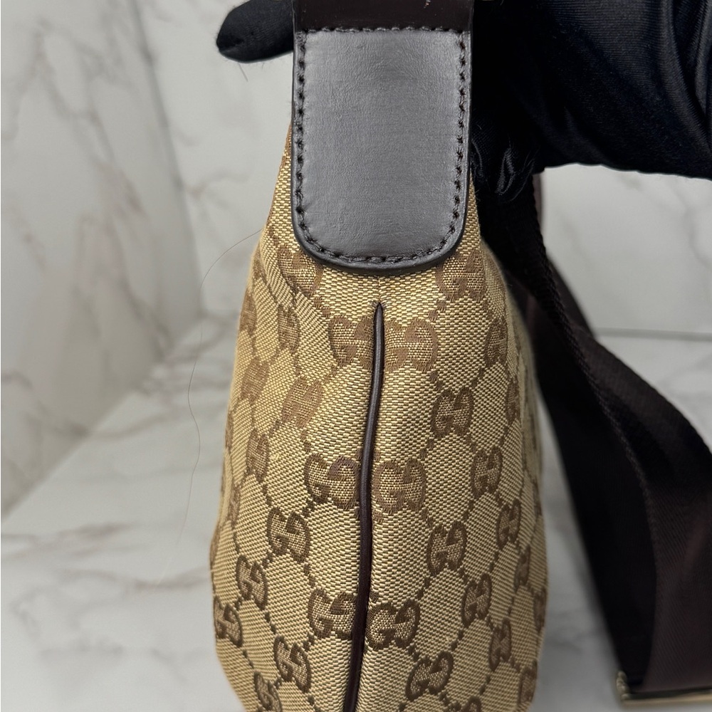 Gucci halfmoon  Monogram Crossbody Bag - Picture 8 of 16